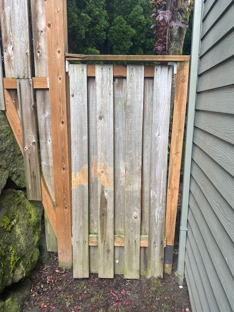 a brand new fence installation that HOA did