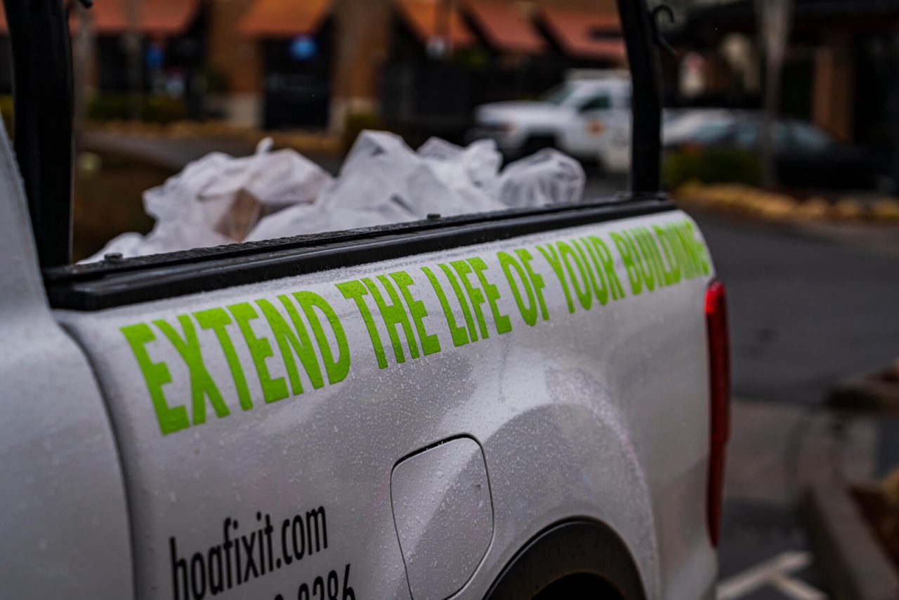 Garbage, Recycling, Debris & Graffiti Removal Services | HOA