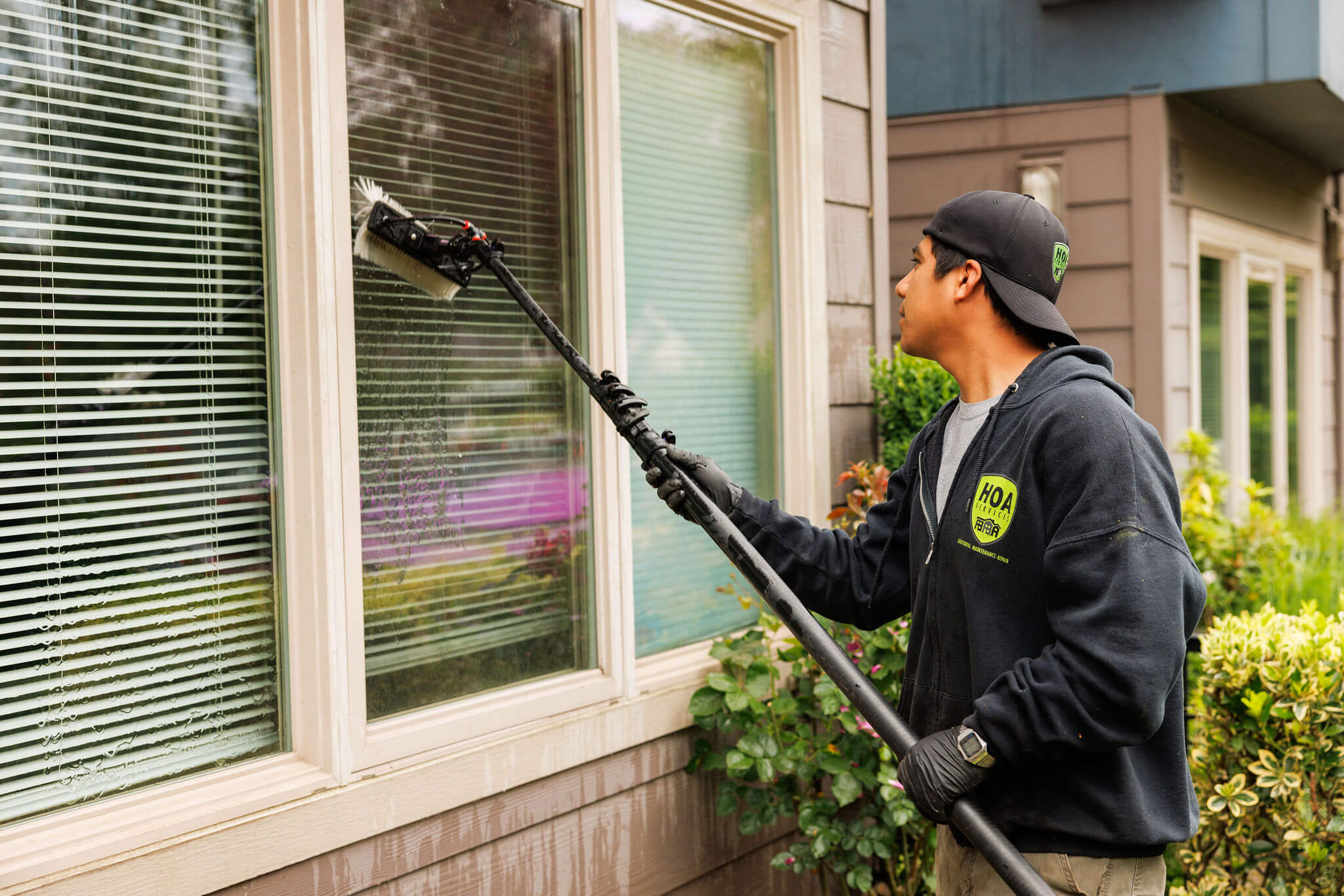 hoa maintenance workers in portland, oregon